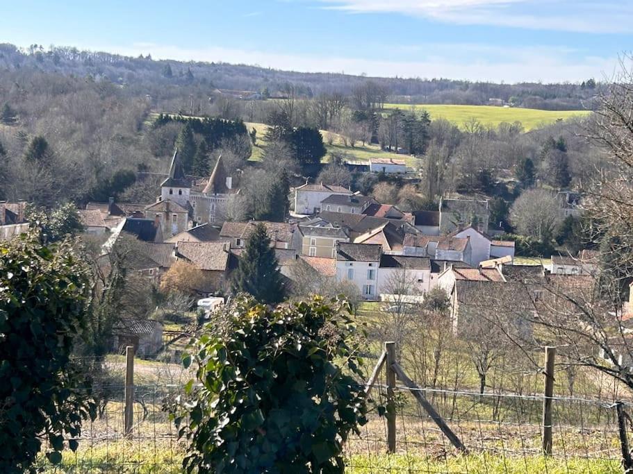 Maison Au Coeur Du Perigord Vert Javerlhac-et-la-Chapelle-Saint-Robert Exterior foto
